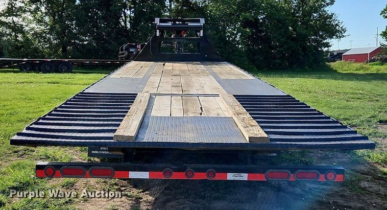 image for item EI3892 2019 Load Trail equipment trailer