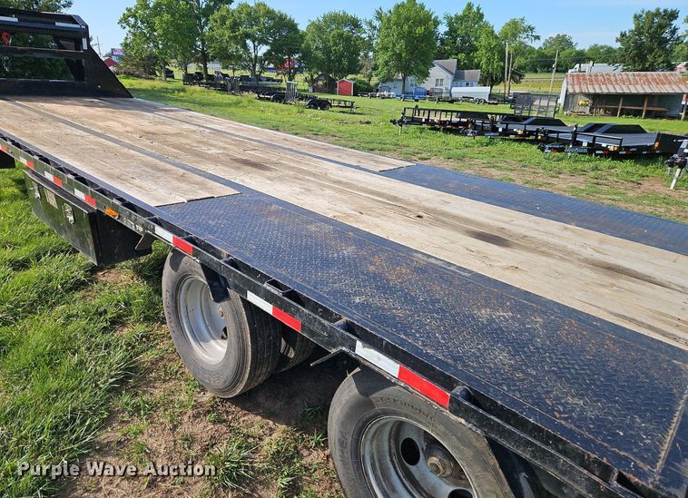 image for item EI3892 2019 Load Trail equipment trailer