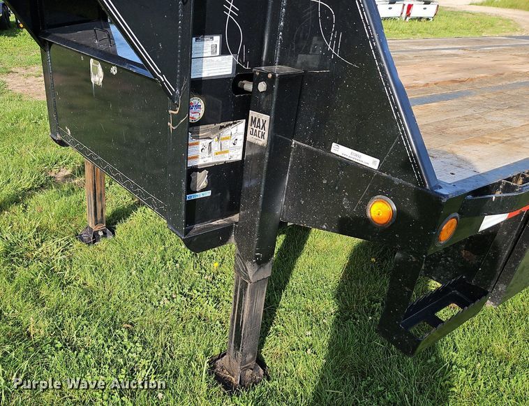 image for item EI3892 2019 Load Trail equipment trailer