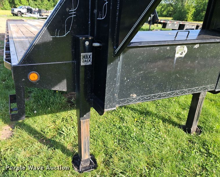 image for item EI3892 2019 Load Trail equipment trailer