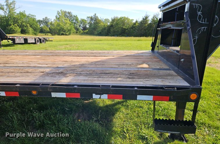 image for item EI3892 2019 Load Trail equipment trailer