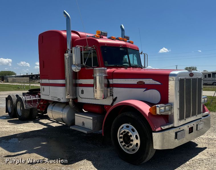 image for item EJ2696 2001 Peterbilt 379 semi truck