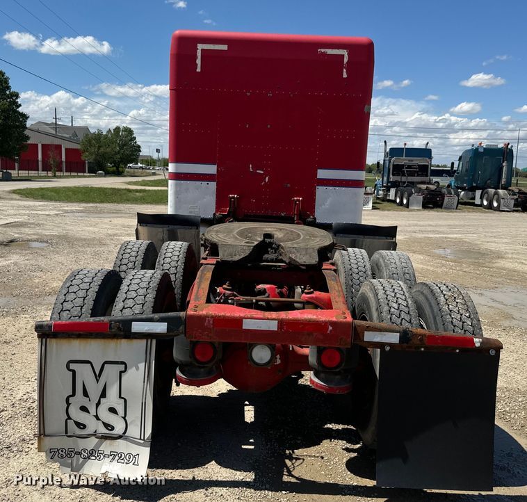 image for item EJ2696 2001 Peterbilt 379 semi truck