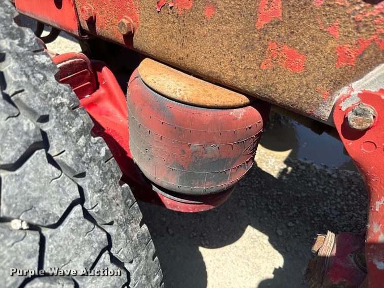 image for item EJ2696 2001 Peterbilt 379 semi truck