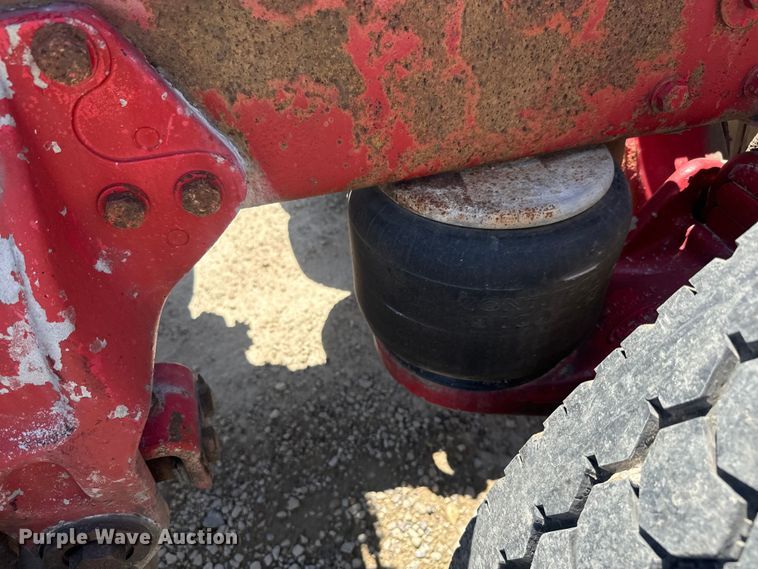 image for item EJ2696 2001 Peterbilt 379 semi truck