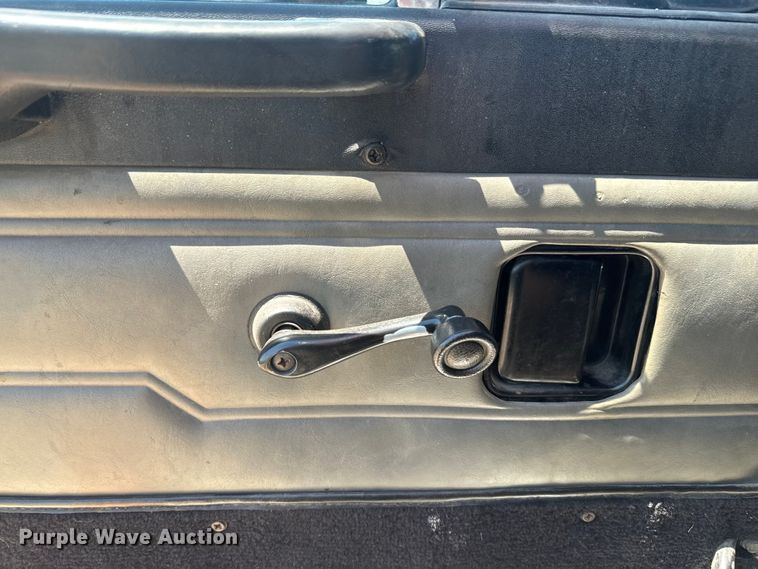 image for item EJ2696 2001 Peterbilt 379 semi truck