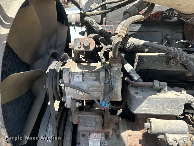 image for item EJ2696 2001 Peterbilt 379 semi truck