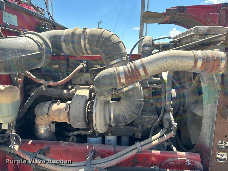 image for item EJ2696 2001 Peterbilt 379 semi truck