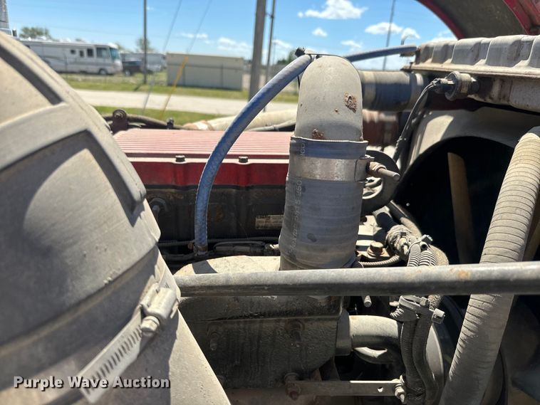 image for item EJ2696 2001 Peterbilt 379 semi truck