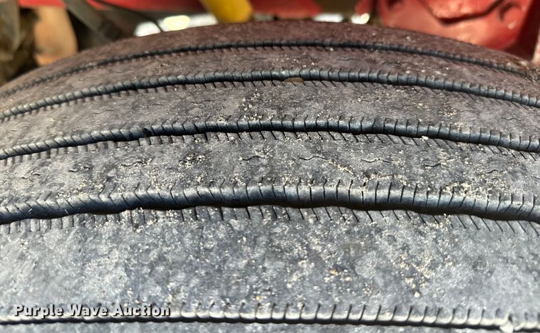 image for item EJ2696 2001 Peterbilt 379 semi truck