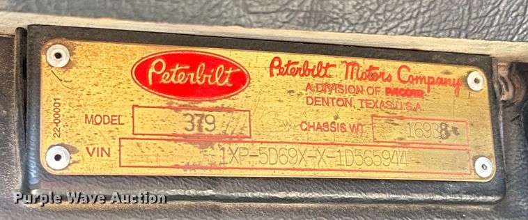 image for item EJ2696 2001 Peterbilt 379 semi truck