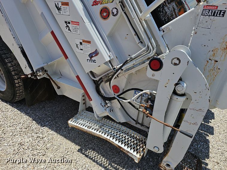 image for item EJ5502 2017 Frieghtliner  M2106 refuse truck