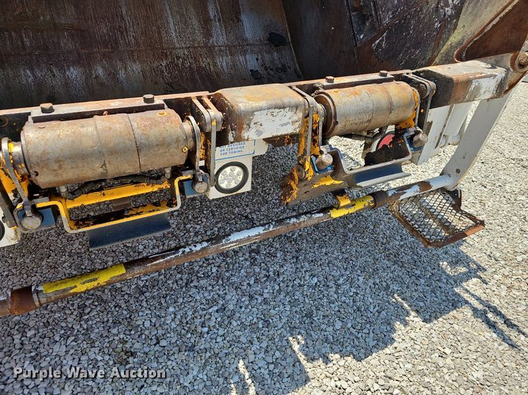 image for item EJ5502 2017 Frieghtliner  M2106 refuse truck