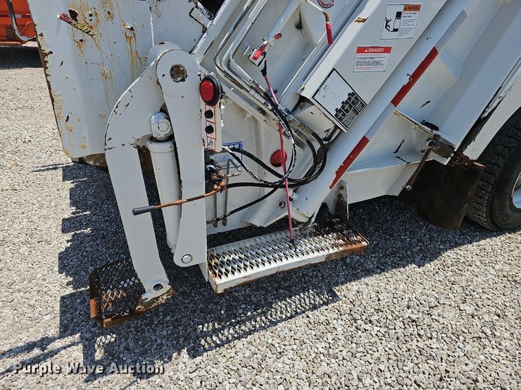 image for item EJ5502 2017 Frieghtliner  M2106 refuse truck