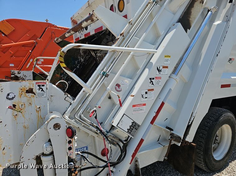 image for item EJ5502 2017 Frieghtliner  M2106 refuse truck