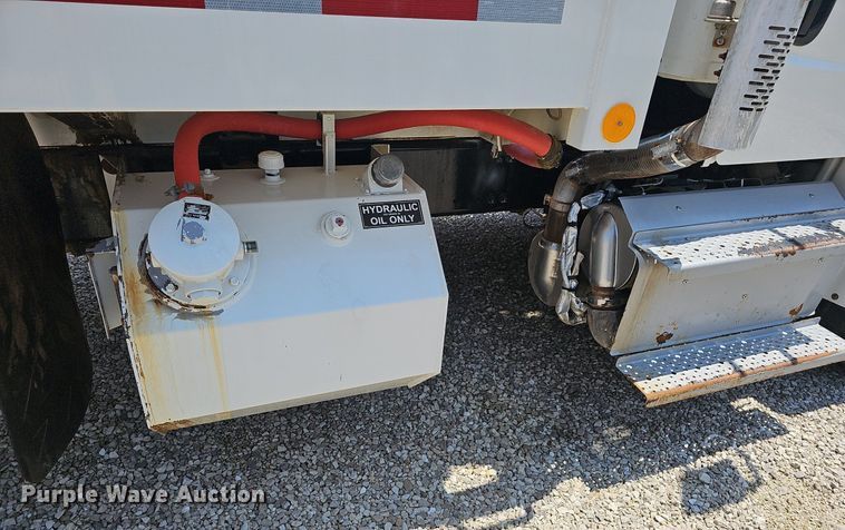 image for item EJ5502 2017 Frieghtliner  M2106 refuse truck