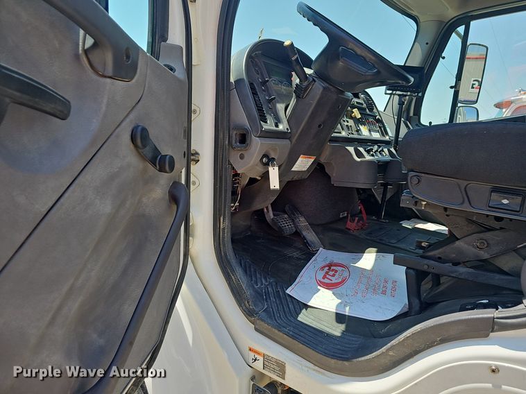 image for item EJ5502 2017 Frieghtliner  M2106 refuse truck