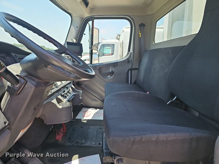 image for item EJ5502 2017 Frieghtliner  M2106 refuse truck