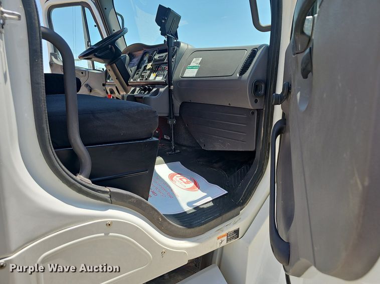 image for item EJ5502 2017 Frieghtliner  M2106 refuse truck