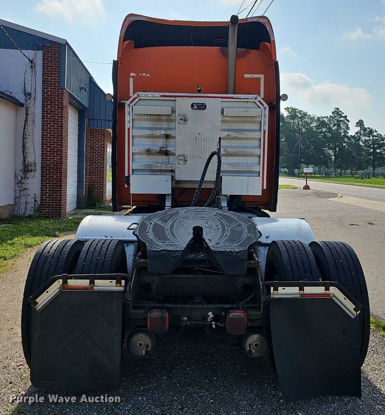 image for item EJ5522 2003 Kenworth  T2000 semi truck