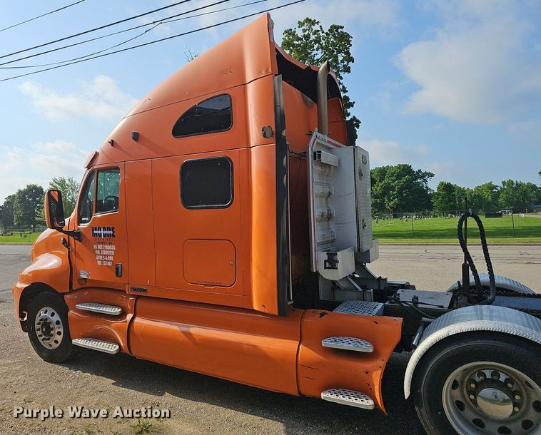 image for item EJ5522 2003 Kenworth  T2000 semi truck