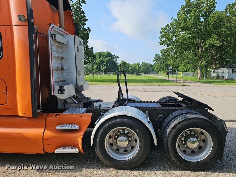 image for item EJ5522 2003 Kenworth  T2000 semi truck