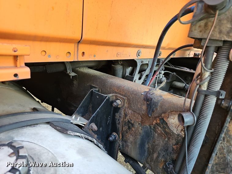 image for item EJ5522 2003 Kenworth  T2000 semi truck