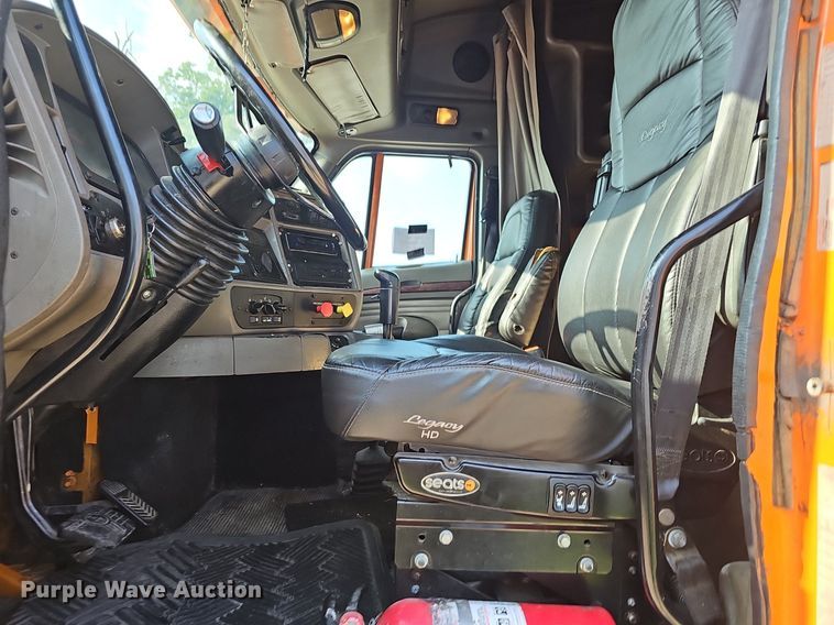 image for item EJ5522 2003 Kenworth  T2000 semi truck