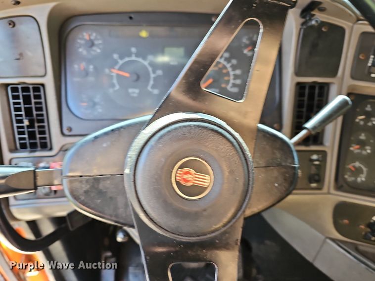 image for item EJ5522 2003 Kenworth  T2000 semi truck