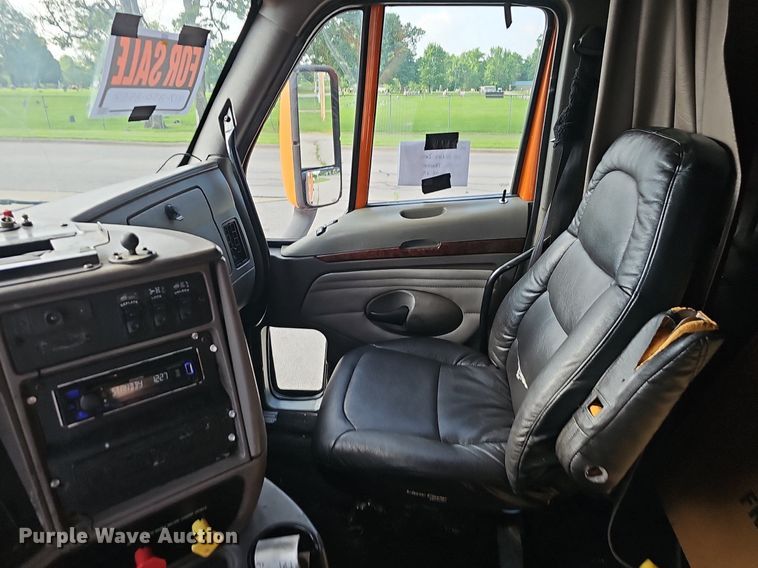 image for item EJ5522 2003 Kenworth  T2000 semi truck