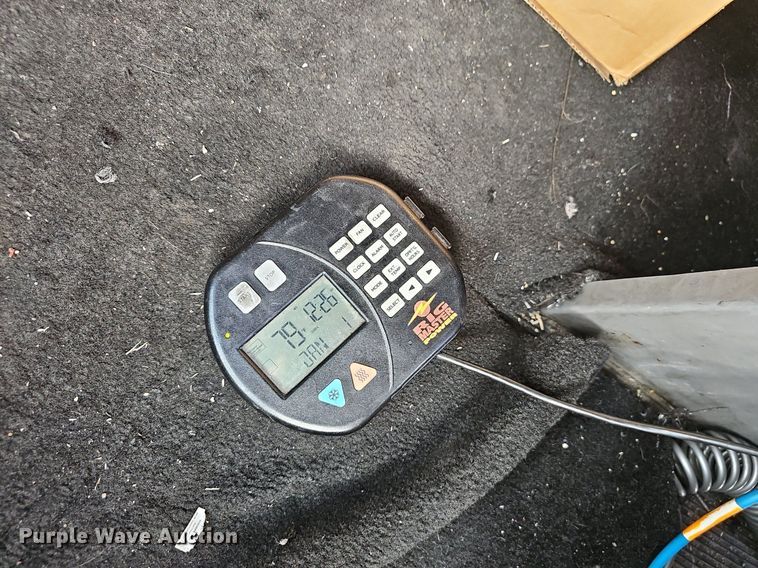 image for item EJ5522 2003 Kenworth  T2000 semi truck