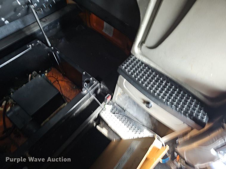 image for item EJ5522 2003 Kenworth  T2000 semi truck