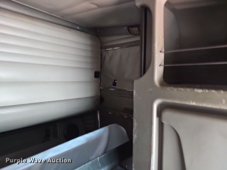 image for item EJ5522 2003 Kenworth  T2000 semi truck