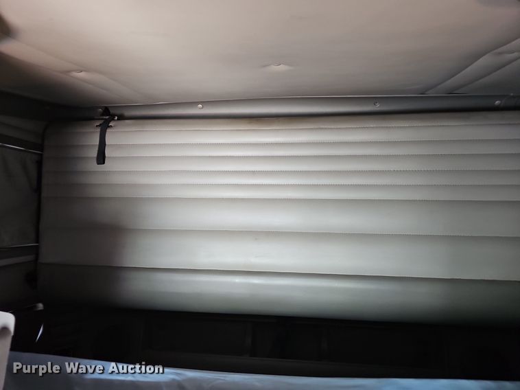 image for item EJ5522 2003 Kenworth  T2000 semi truck