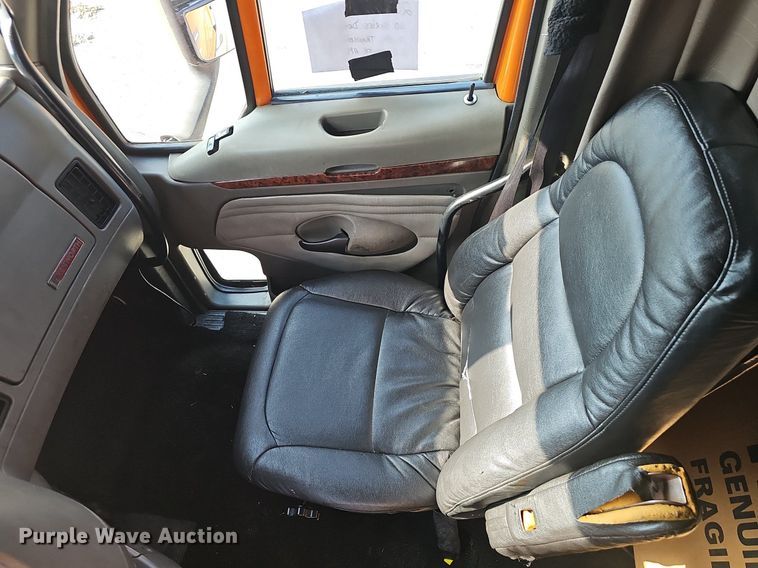 image for item EJ5522 2003 Kenworth  T2000 semi truck