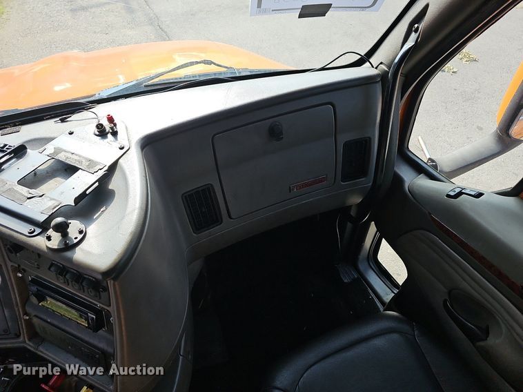 image for item EJ5522 2003 Kenworth  T2000 semi truck