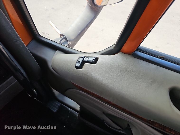 image for item EJ5522 2003 Kenworth  T2000 semi truck