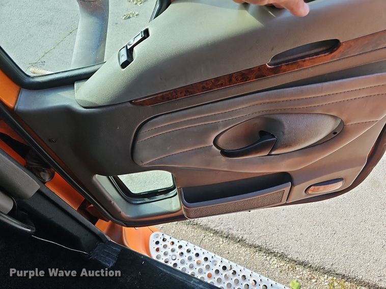 image for item EJ5522 2003 Kenworth  T2000 semi truck