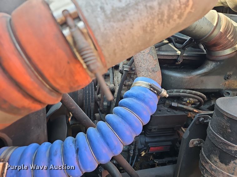 image for item EJ5522 2003 Kenworth  T2000 semi truck