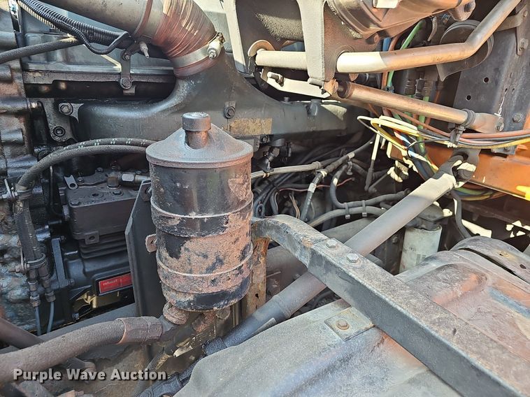 image for item EJ5522 2003 Kenworth  T2000 semi truck