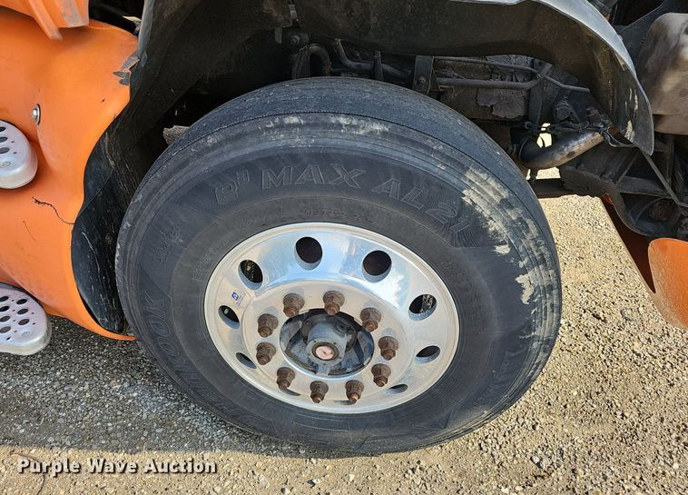 image for item EJ5522 2003 Kenworth  T2000 semi truck