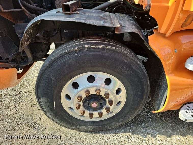 image for item EJ5522 2003 Kenworth  T2000 semi truck