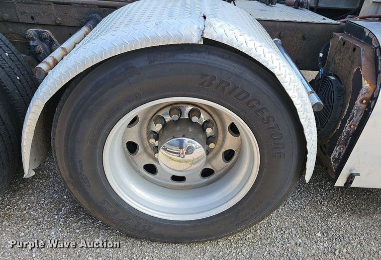 image for item EJ5522 2003 Kenworth  T2000 semi truck