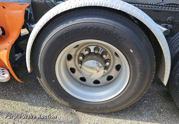 image for item EJ5522 2003 Kenworth  T2000 semi truck