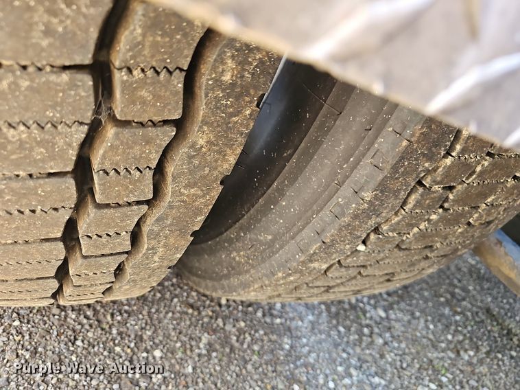 image for item EJ5522 2003 Kenworth  T2000 semi truck