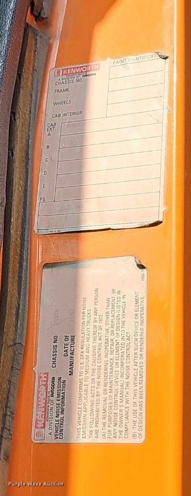 image for item EJ5522 2003 Kenworth  T2000 semi truck