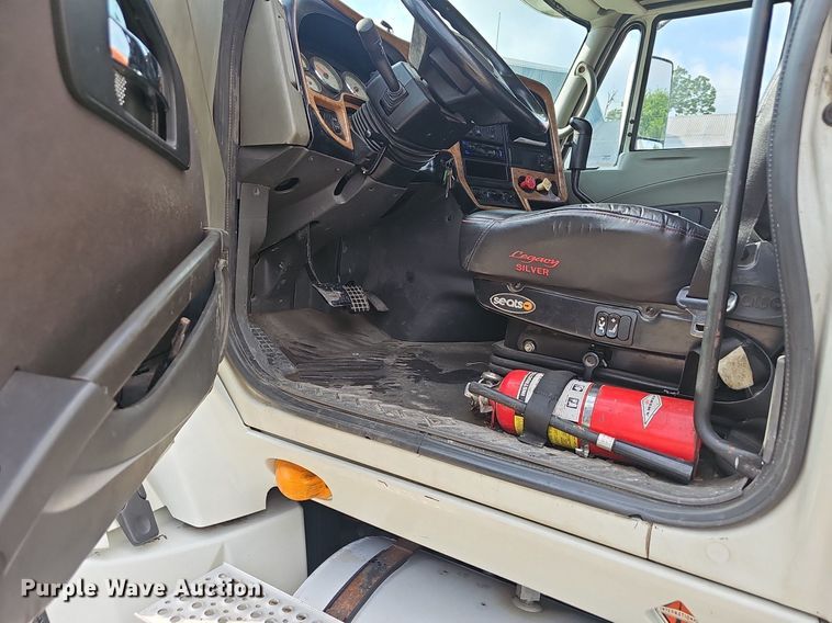 image for item EJ5523 2010 International  ProStar Premium semi truck