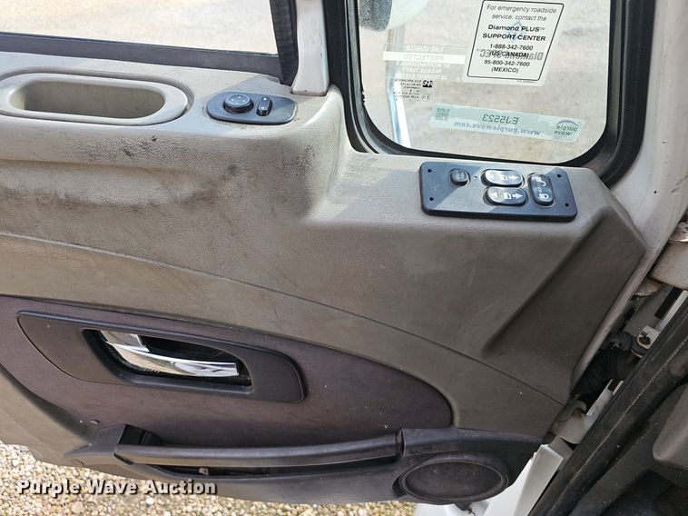 image for item EJ5523 2010 International  ProStar Premium semi truck