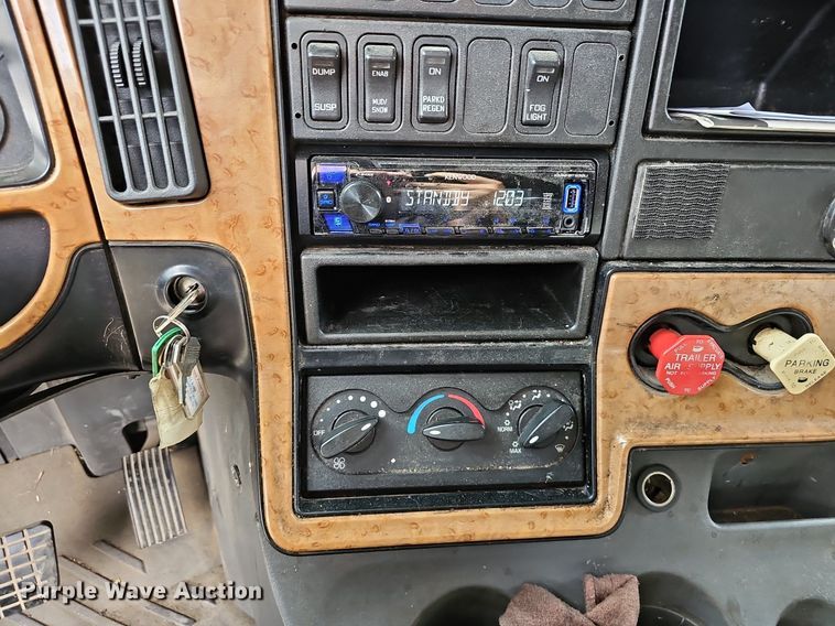 image for item EJ5523 2010 International  ProStar Premium semi truck