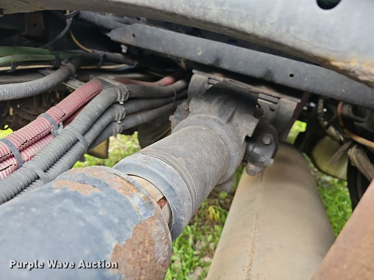 image for item EJ5524 2016 Frieghtliner  Cascadia  semi truck